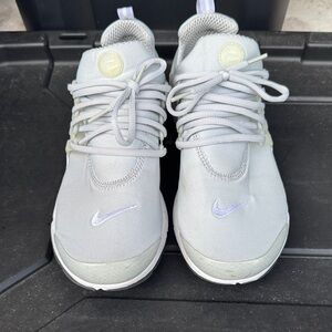 Nike Air Presto Pale Gray Athletic Shoes